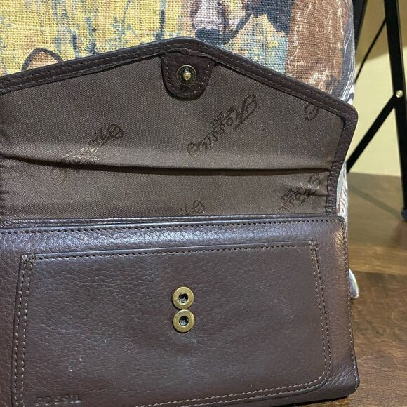 VINTAGE FOSSIL LEATHER WALLET LARGE WITH CHECK BOOK - Picture 7 of 7